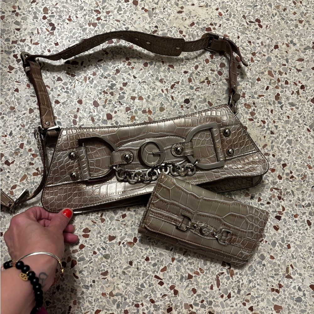 GUESS shoulder bag and wallet a crocodile skin effect